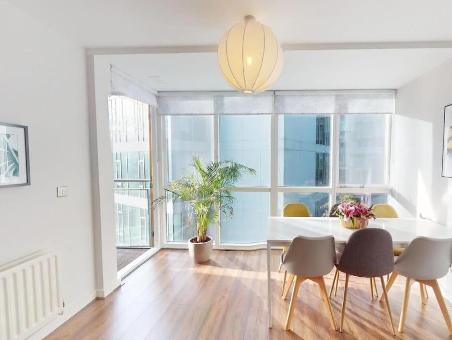 Centrally Located, Comfy 2-Bed 2-Bath Apt Dublín Exterior foto