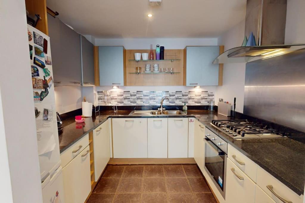 Centrally Located, Comfy 2-Bed 2-Bath Apt Dublín Exterior foto